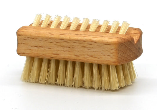 Travel Nail Brush - Beech_4539.jpg