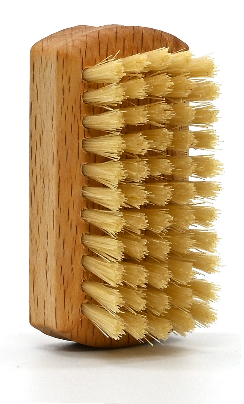 Travel Nail Brush - Beech_4540.jpg