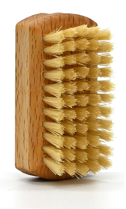 Travel Nail Brush - Beech_4540.jpg